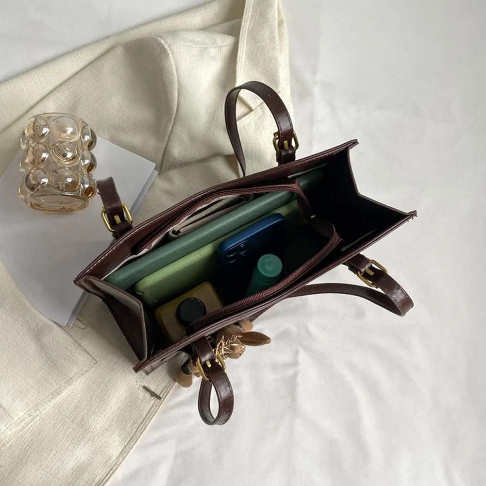 Elegancka torebka na ramię – Klasyczny design i funkcjonalność