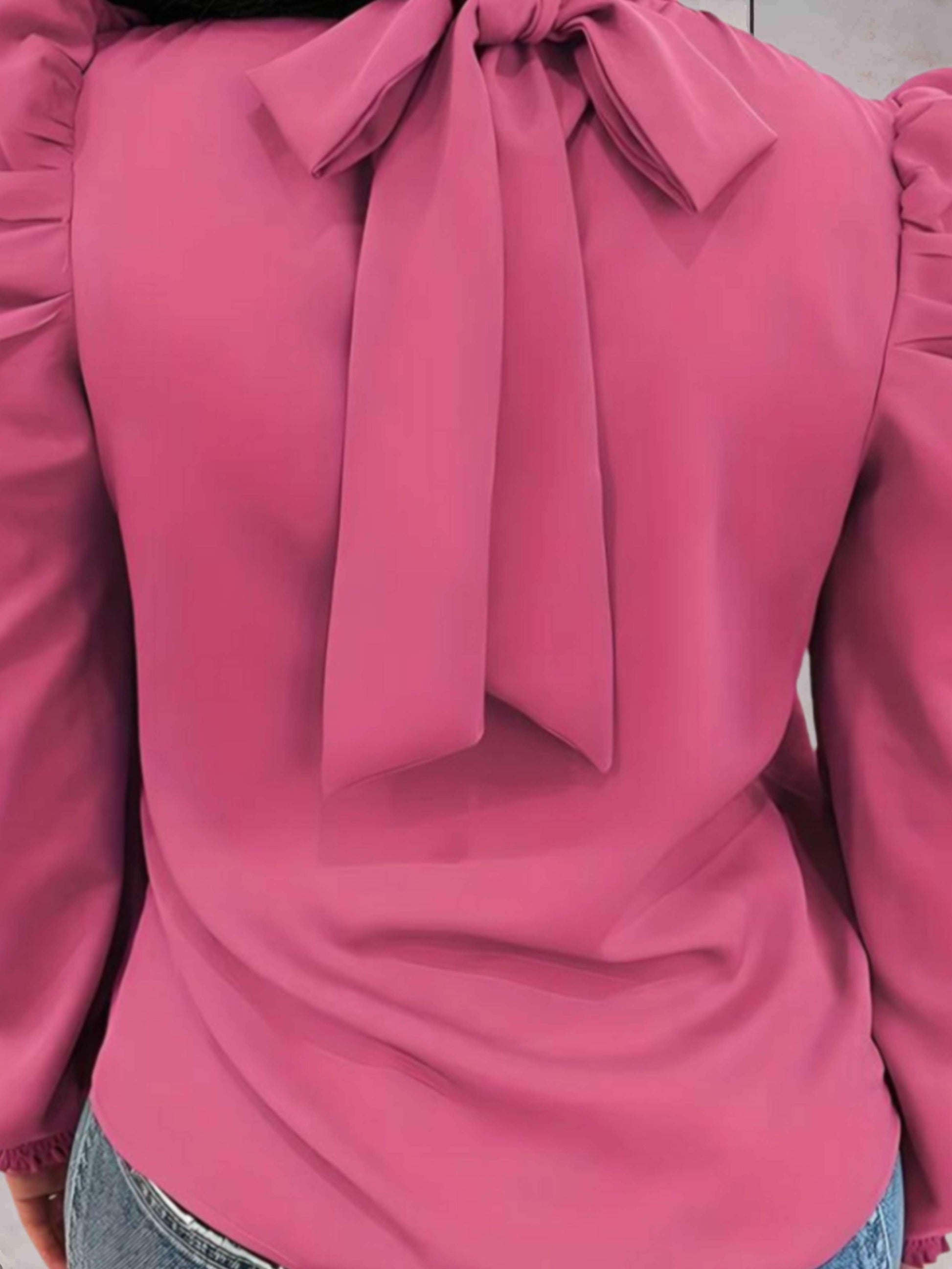 Elegancka bluzka z bufkami – Styl i kobiecość w jednym