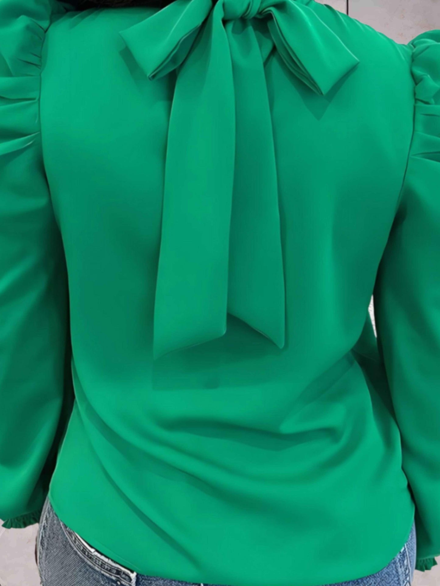 Elegancka bluzka z bufkami – Styl i kobiecość w jednym